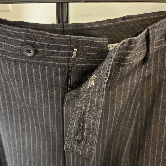 jf j.ferrar Charcoal Pinstripe Men's Suit - Picture 9 of 12